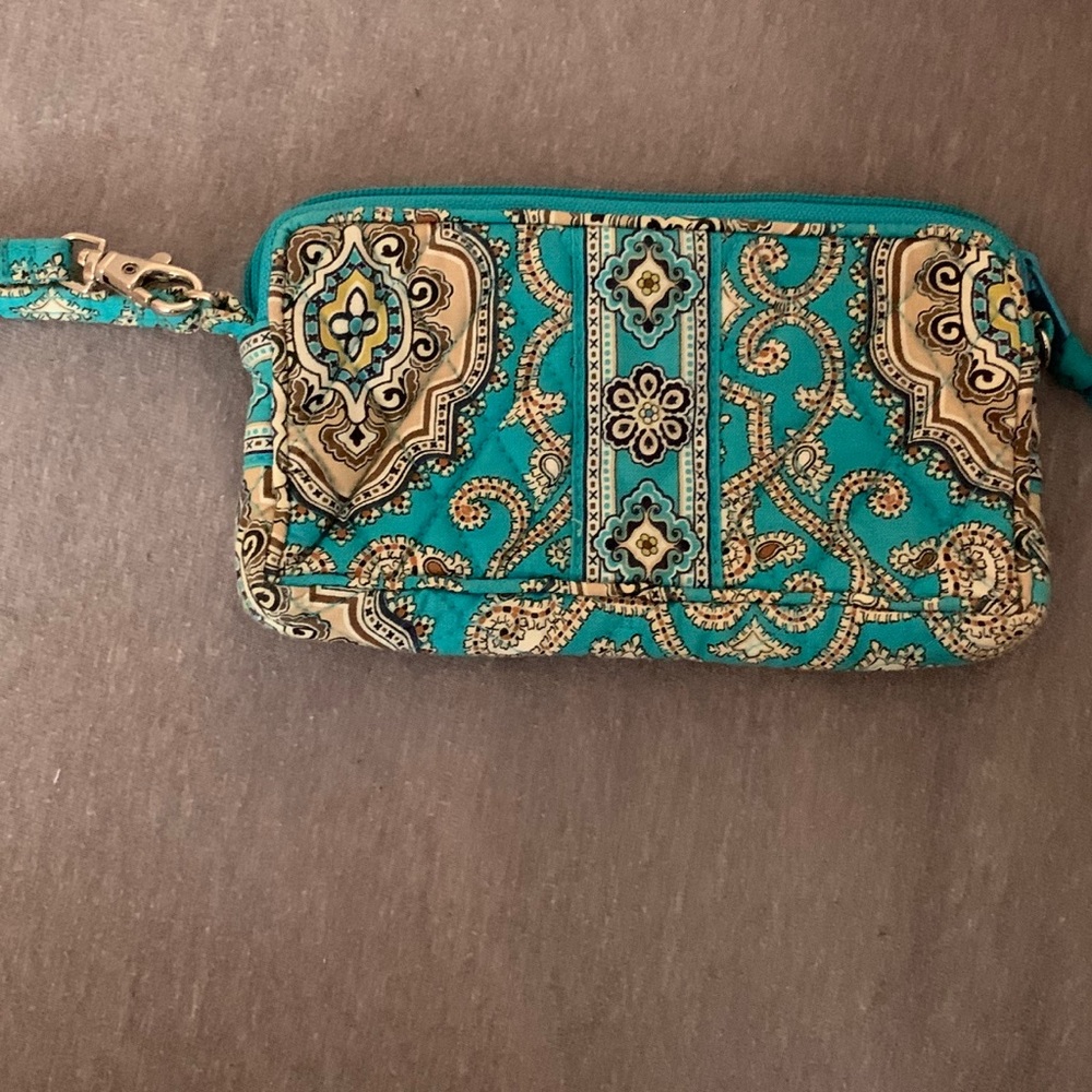 vera bradley wristlet